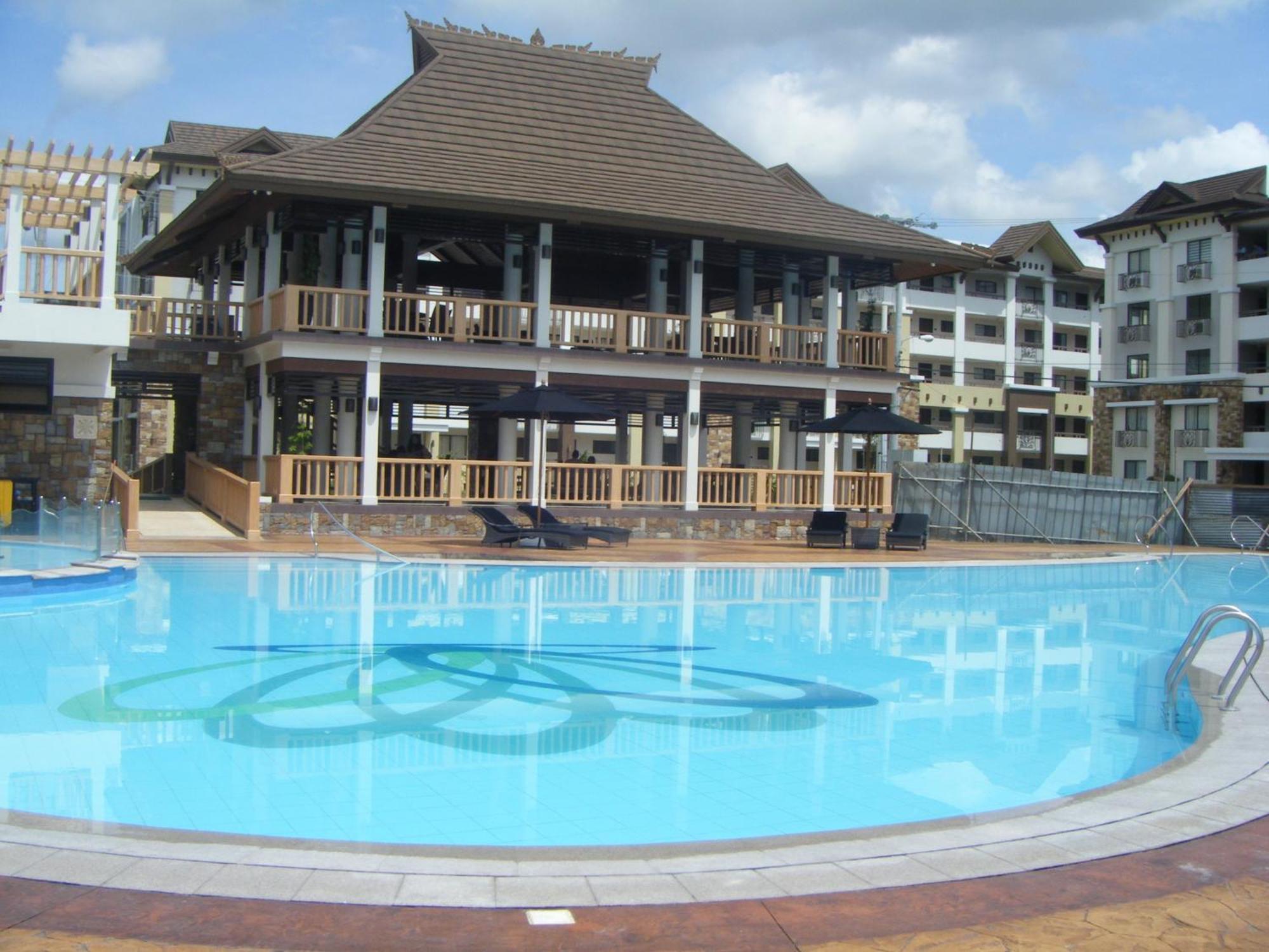 The Oasis Davao Condotel Exteriör bild
